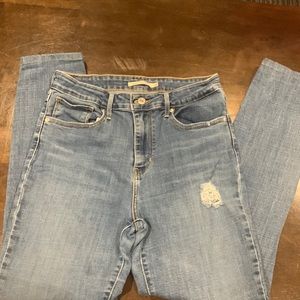 Levi’s 721 high rise skinny jeans size 29. Good condition
